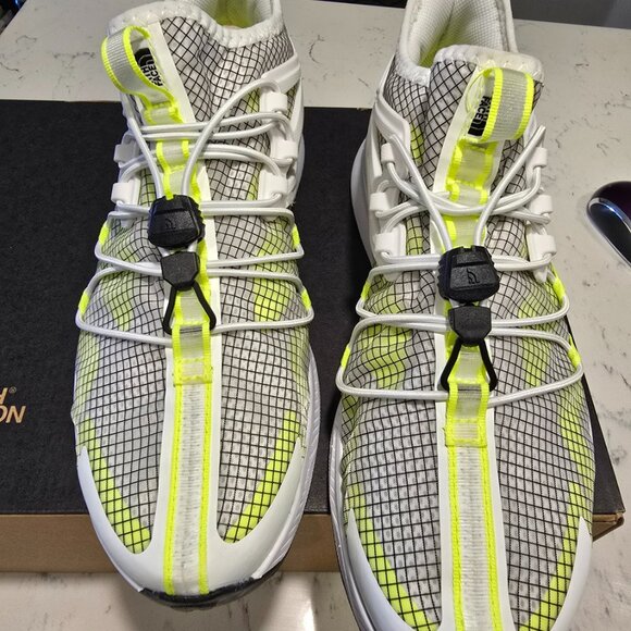 NEW The North Face Oxeye Tech Shoes White/ Led Yellow NIB Mens 10 Trail Running - Picture 2 of 10